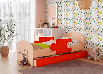 Кровать детская с ящиком и бортиками Мозайка, корпус Млечный дуб/фасад Оранжевый (щиты) в Сыктывкаре