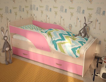 Детская кровать с бортиками Максимка, корпус Млечный дуб, фасад Розовый в Сыктывкаре
