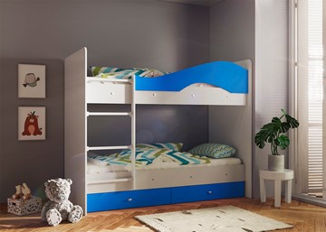 Детская двухэтажная кровать Мая с 2 ящиками на щитах, корпус Млечный дуб, фасад Синий в Сыктывкаре - предосмотр