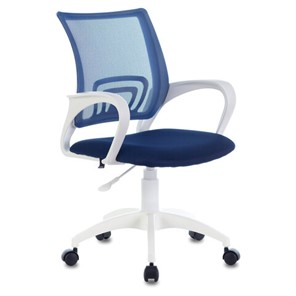 Офисное кресло Brabix Fly MG-396W (с подлокотниками, пластик белый, сетка, темно-синее) 532399 в Сыктывкаре