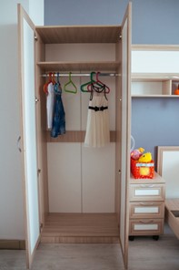 Двухдверный детский шкаф Остин М02 в Сыктывкаре - предосмотр 3